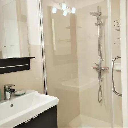 Moderne Et Fonctionnel Avec Wifi, - Fr-1-555-37